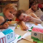 Drawing workshop with children at camping Pré des moines