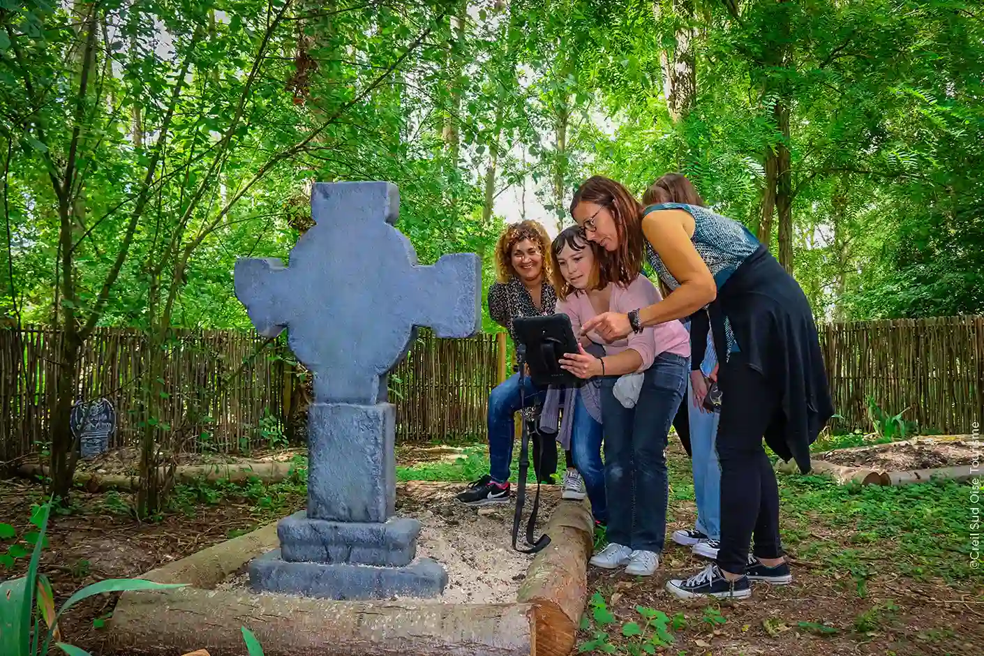 Parc loups Saint Leu dEsserent Explor Games Creil Sud Oise Tourisme ()
