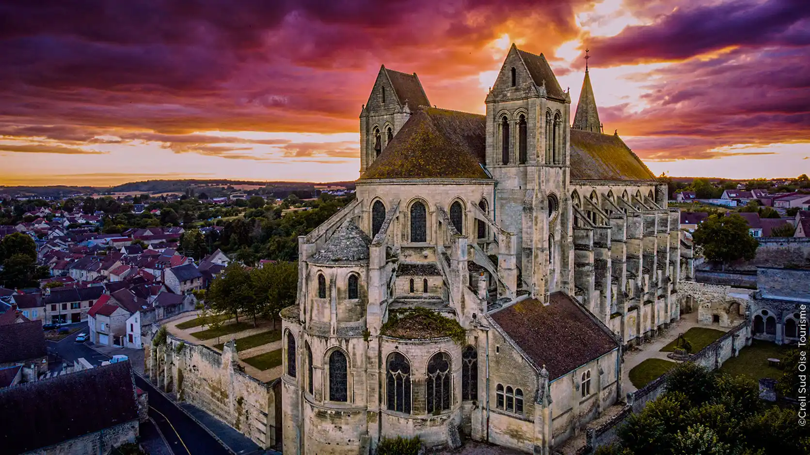 SAINT LEU D ESSERENT Abbatiale Drone Creil Sud Oise Tourisme ()